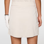 J.Lindeberg妇女Amelie Mid Golf Skirt -Moonbeam