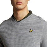 Lyle & Scott Merino Grid Texture v Neck Jumper -Pebble